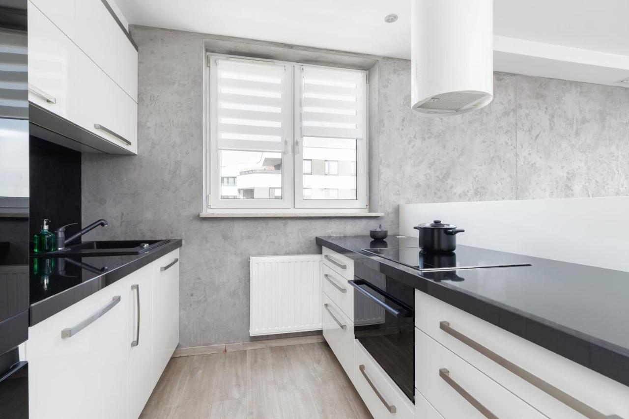 Avia Apartment Three Bedroom Two Balcony Ac & Parking By Noclegi Renters Krasków Εξωτερικό φωτογραφία