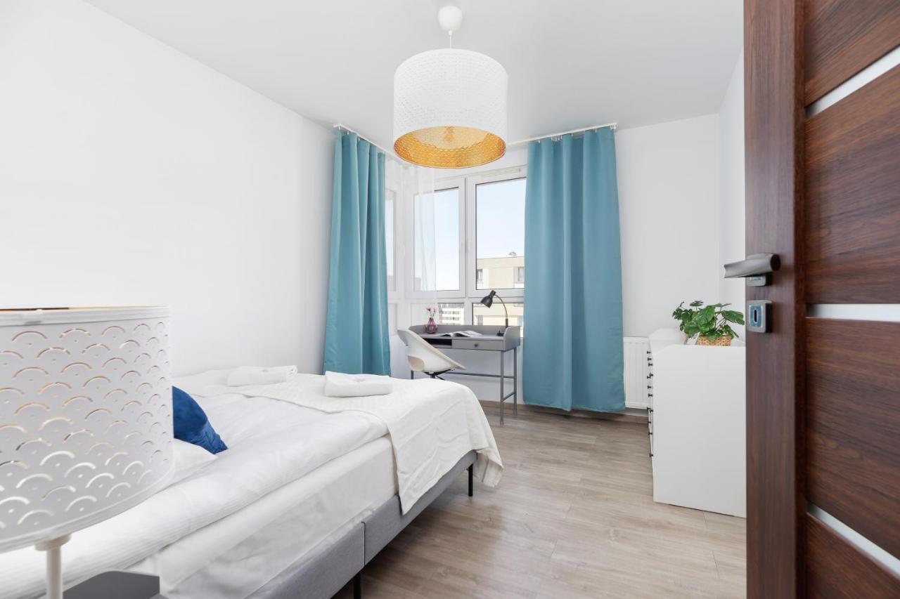 Avia Apartment Three Bedroom Two Balcony Ac & Parking By Noclegi Renters Krasków Εξωτερικό φωτογραφία
