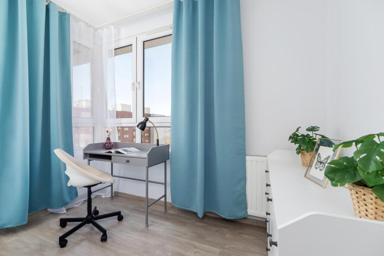 Avia Apartment Three Bedroom Two Balcony Ac & Parking By Noclegi Renters Krasków Εξωτερικό φωτογραφία
