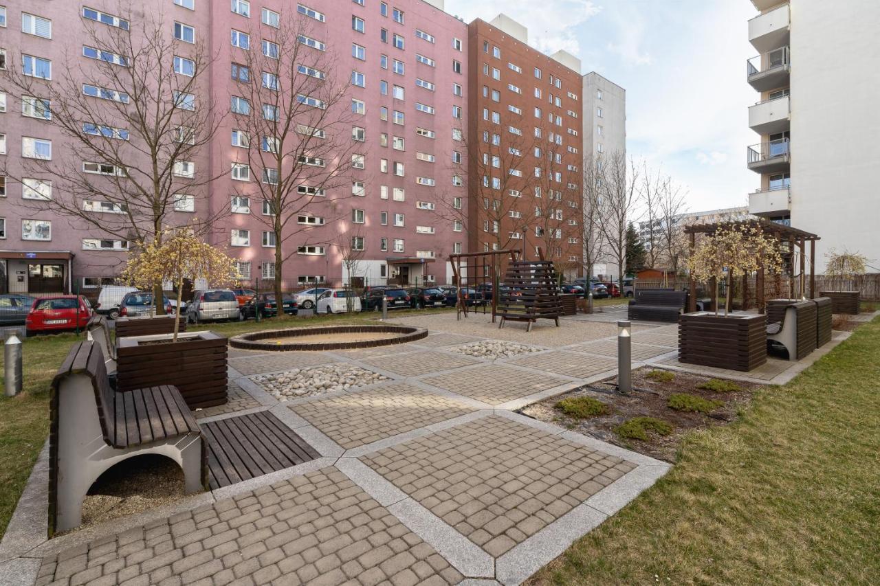 Avia Apartment Three Bedroom Two Balcony Ac & Parking By Noclegi Renters Krasków Εξωτερικό φωτογραφία